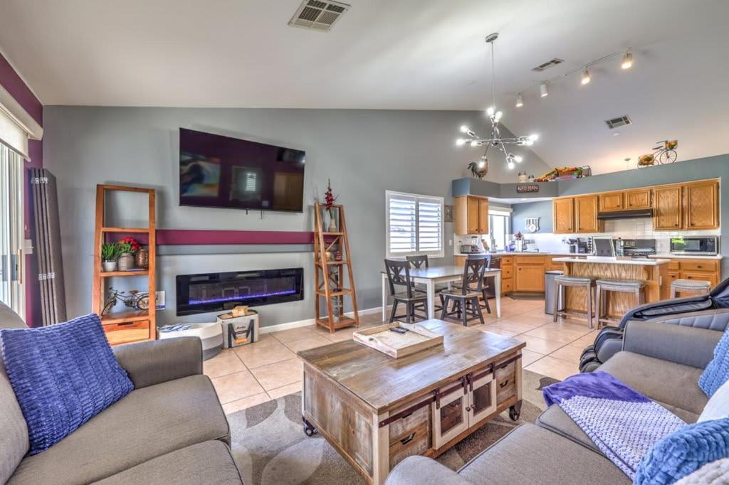 Family Fun For Everyone In Las Vegas- 4 Bedrooms, Billiards, Game Room Хендерсън Екстериор снимка