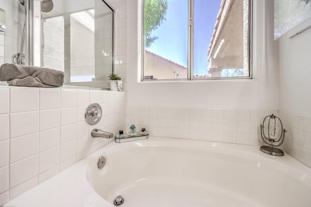 Family Fun For Everyone In Las Vegas- 4 Bedrooms, Billiards, Game Room Хендерсън Екстериор снимка