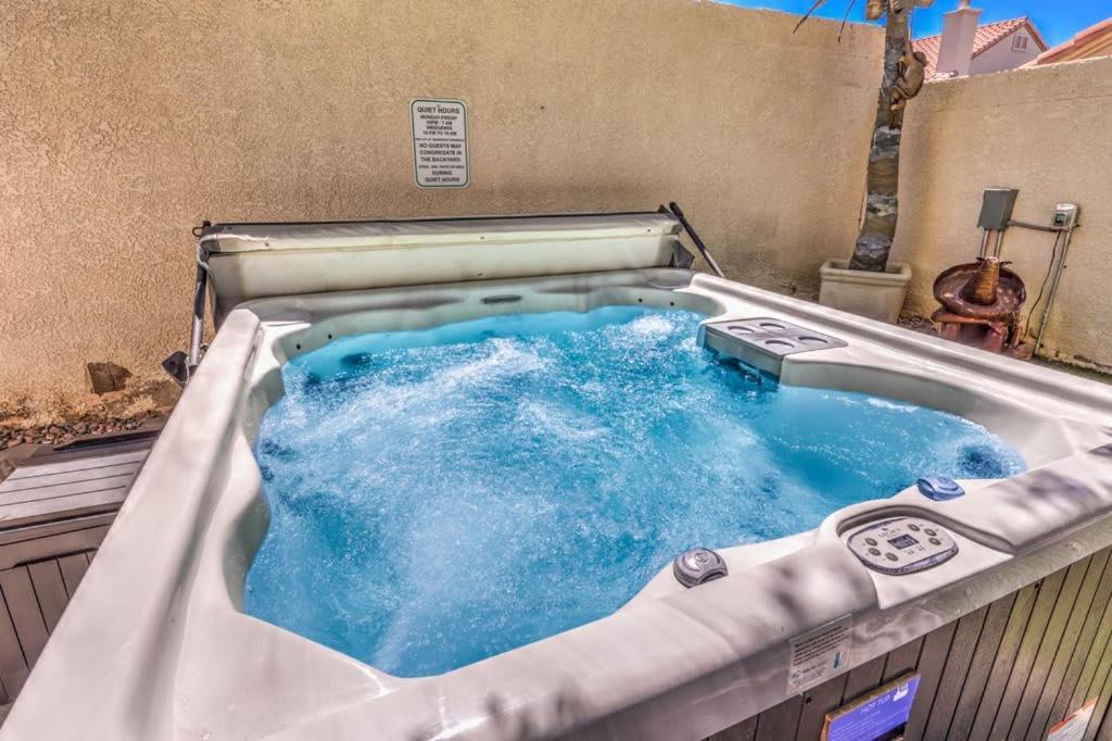 Family Fun For Everyone In Las Vegas- 4 Bedrooms, Billiards, Game Room Хендерсън Екстериор снимка