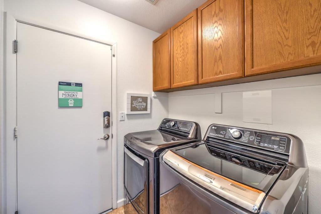 Family Fun For Everyone In Las Vegas- 4 Bedrooms, Billiards, Game Room Хендерсън Екстериор снимка