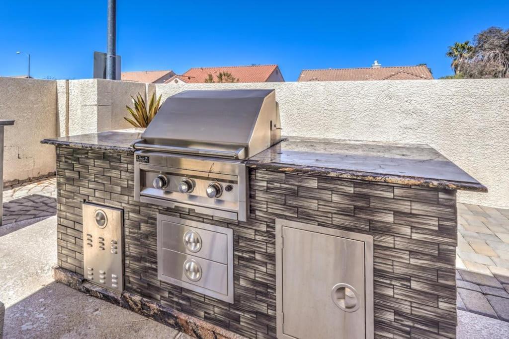 Family Fun For Everyone In Las Vegas- 4 Bedrooms, Billiards, Game Room Хендерсън Екстериор снимка