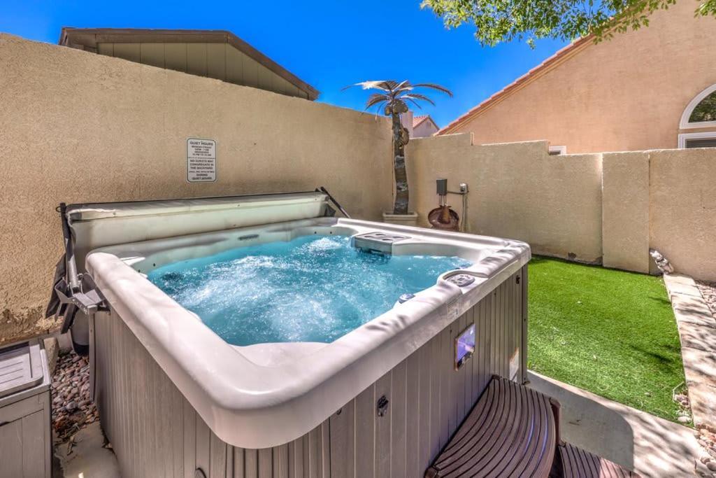 Family Fun For Everyone In Las Vegas- 4 Bedrooms, Billiards, Game Room Хендерсън Екстериор снимка